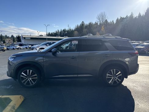 New 2025 Nissan Pathfinder Platinum w/ Cargo Package image 2