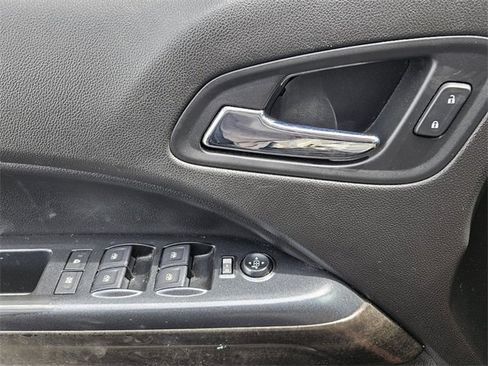 Used 2016 GMC Canyon SLT image 17