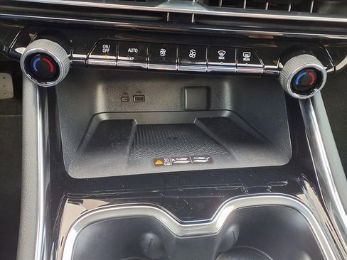 New 2026 Chevrolet Traverse LT w/ Sun and Wheel Package image 17