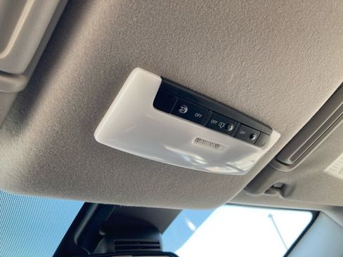 Used 2025 Nissan Versa SV image 27