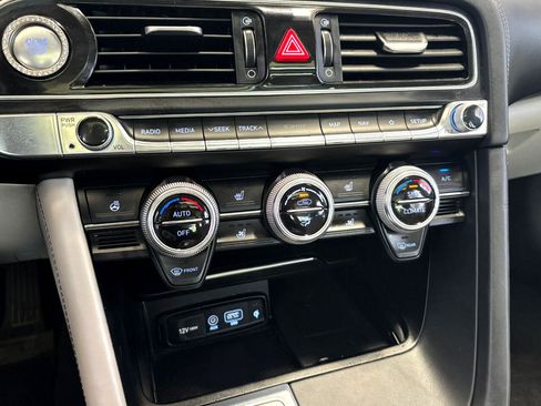 Used 2019 Genesis G70 2.0T Advanced w/ Dynamic Package image 32