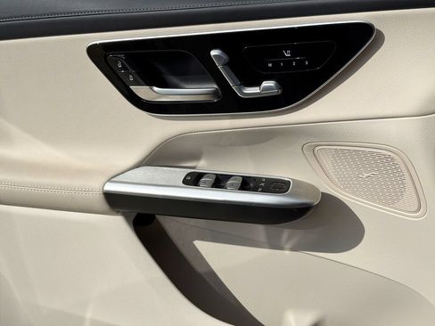 Used 2024 Mercedes-Benz GLC 300 image 29