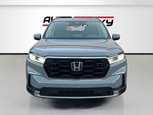 Used 2023 Honda Pilot Elite image 2