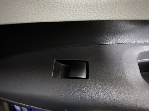 Used 2021 Toyota Corolla SE w/ SE Premium Package FWD image 31
