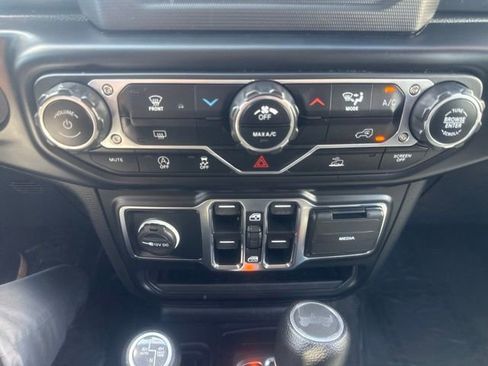 Certified 2022 Jeep Wrangler Unlimited Sport AWD/4WD image 14