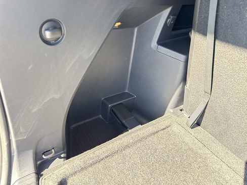 Used 2023 Volkswagen Atlas SE w/ Panoramic Sunroof Package image 12