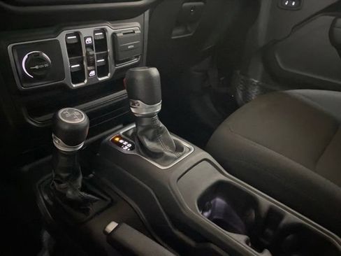 Used 2023 Jeep Wrangler Unlimited w/ Sun & Screen Package AWD/4WD image 54