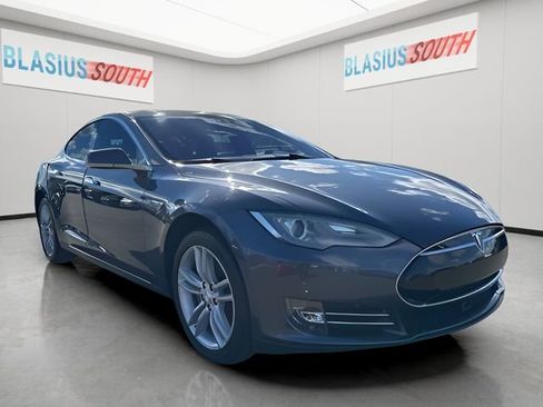 Used 2016 Tesla Model S 90D image 1