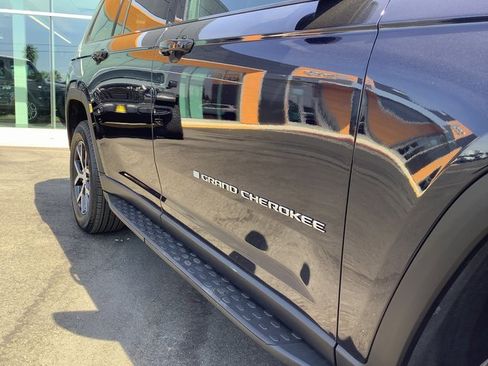 Used 2024 Jeep Grand Cherokee L Limited w/ Luxury Tech Group II image 47