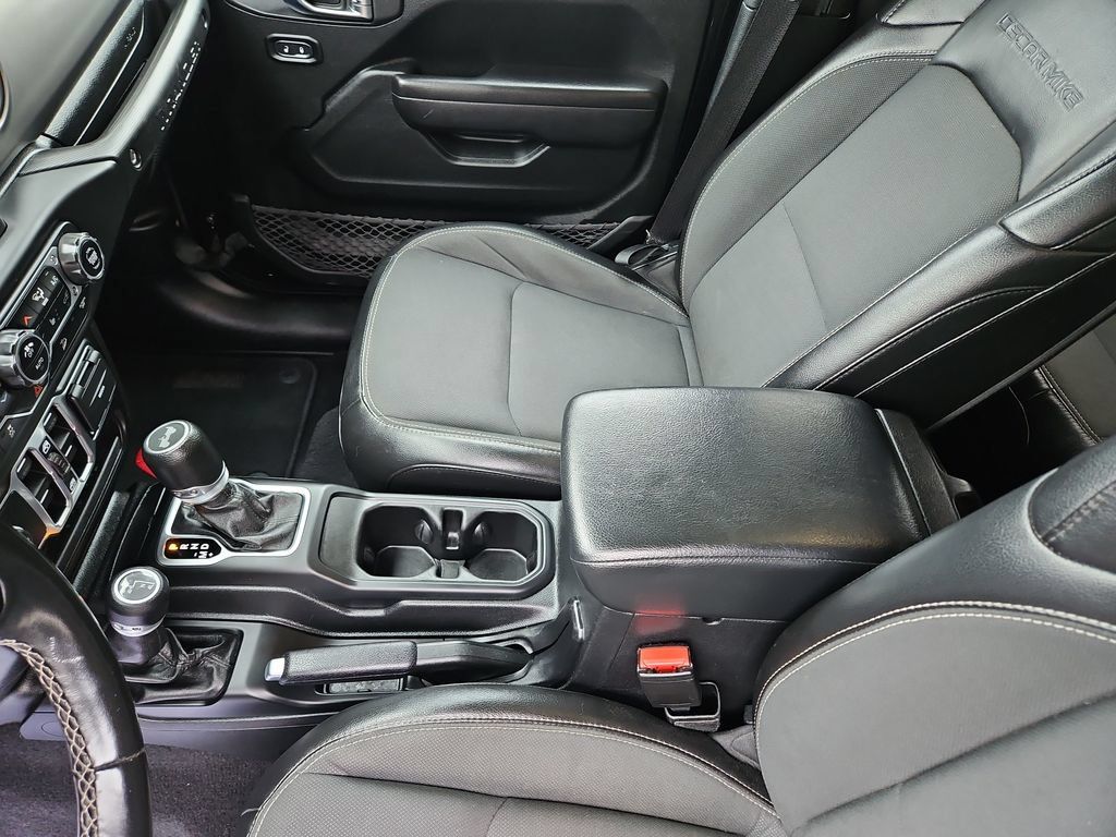 Used 2020 Jeep Wrangler Unlimited Sport AWD/4WD image 25