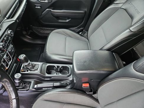 Used 2020 Jeep Wrangler Unlimited Sport AWD/4WD image 25
