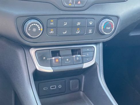 Certified 2024 GMC Terrain SLE FWD image 12