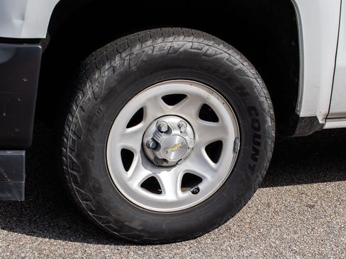 Used 2018 Chevrolet Silverado 1500 W/T w/ WT Convenience Package image 5