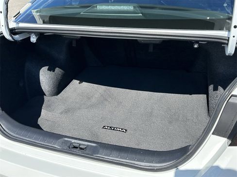 Used 2025 Nissan Altima 2.5 S image 12