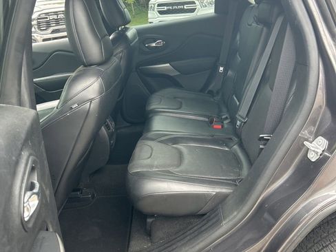 Used 2019 Jeep Cherokee High Altitude AWD/4WD image 14
