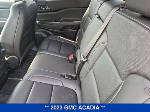 Used 2023 GMC Acadia SLT w/ Technology Package AWD/4WD image 15