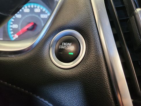 Used 2023 Chevrolet Traverse LT image 20