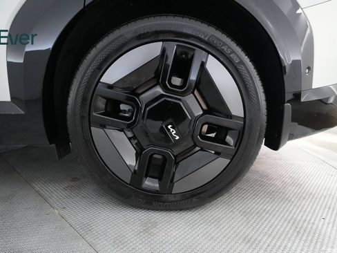 Used 2024 Kia EV9 GT-Line AWD/4WD image 9
