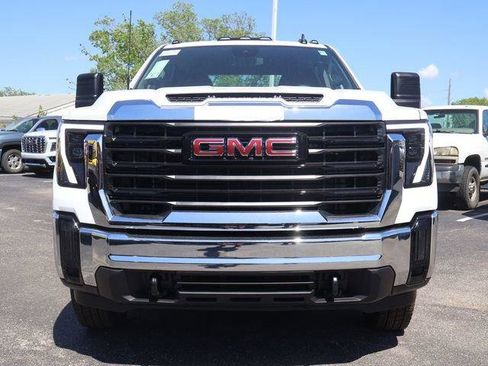 New 2026 GMC Sierra 3500 Pro AWD/4WD image 2