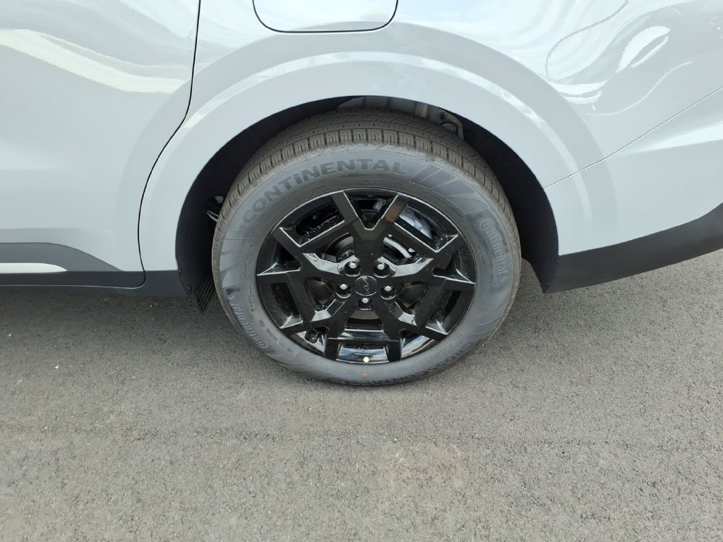 New 2027 Kia Carnival EX FWD image 9