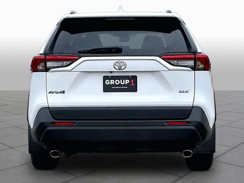 Used 2023 Toyota RAV4 XLE w/ Convenience Package FWD image 5