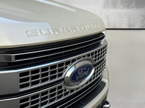 Used 2018 Ford F250 Platinum w/ Platinum Ultimate Package image 40