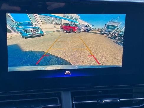 New 2026 Chevrolet Trax LT w/ Sunroof Package image 12