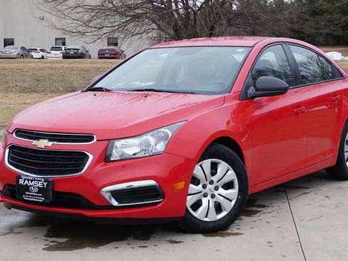 Used 2015 Chevrolet Cruze LS image 1