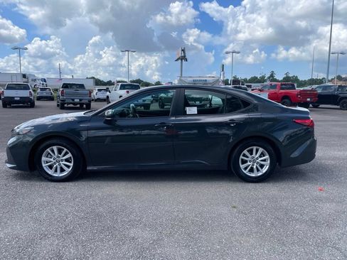 Used 2026 Toyota Camry LE w/ Convenience Package FWD image 4