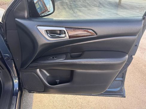 Used 2014 Nissan Pathfinder SL w/ SL Premium Package image 25