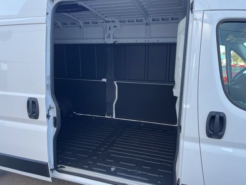 New 2025 RAM ProMaster 2500 w/ Convenience Group FWD image 10