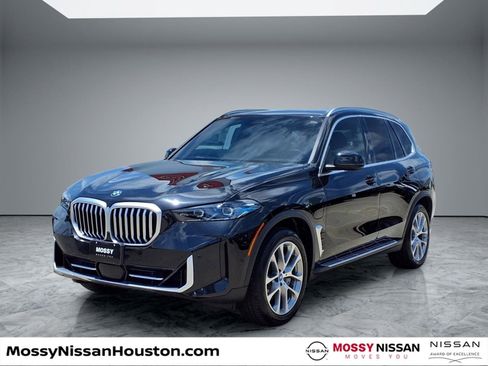 Used 2025 BMW X5 xDrive50e AWD/4WD image 4
