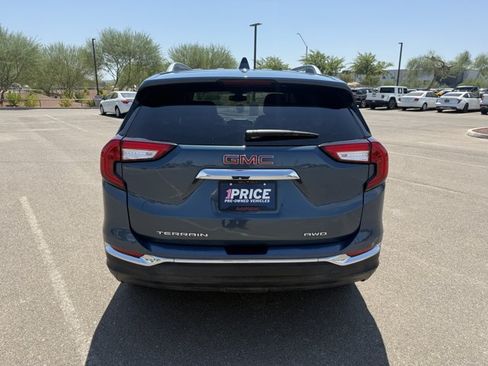 Used 2024 GMC Terrain SLT AWD/4WD image 6