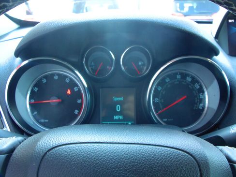 Used 2016 Buick Encore FWD image 9