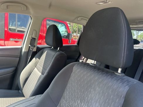 Used 2019 Nissan Rogue SV w/ Premium Package AWD/4WD image 3