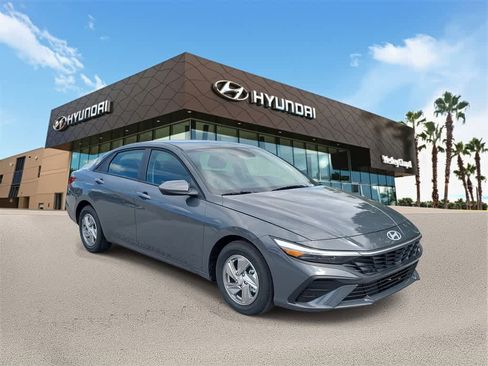 New 2025 Hyundai Elantra SE w/ Cargo Package image 4