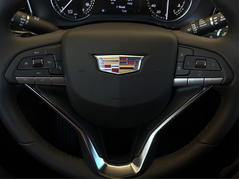 New 2025 Cadillac XT6 Luxury image 19