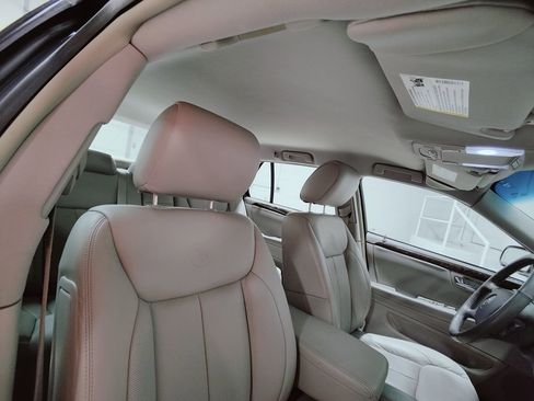 Used 2009 Cadillac DTS w/ Trunk Convenience Package FWD image 15