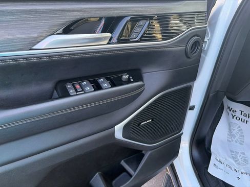 Certified 2024 Jeep Wagoneer Series II AWD/4WD image 24