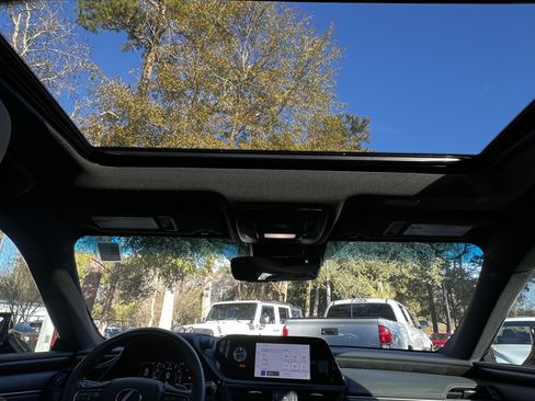 Certified 2023 Lexus ES 250 w/ Premium Package image 37