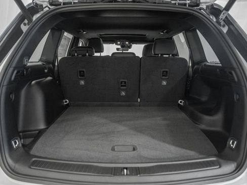 New 2025 Jeep Grand Cherokee Altitude image 9