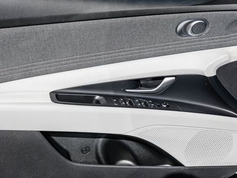 New 2026 Hyundai Elantra Limited FWD image 25