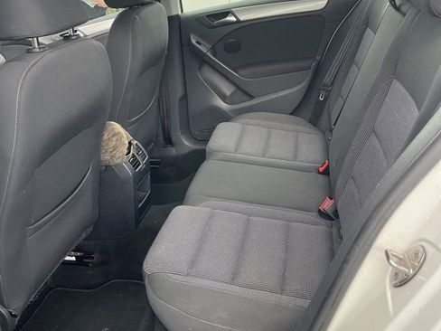 Used 2014 Volkswagen Golf 4-Door image 9