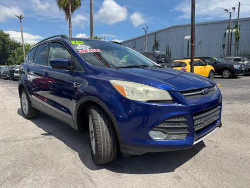 Used 2014 Ford Escape SE w/ Equipment Group 201A FWD image 3