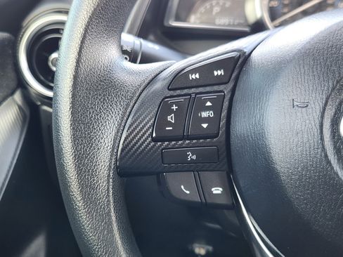 Used 2017 Toyota Yaris iA image 18