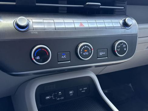 Used 2025 Hyundai Kona SE FWD image 20