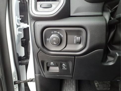 New 2026 RAM 1500 4x4 Crew Cab image 22