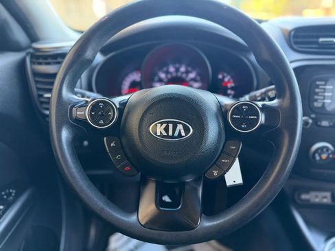 Used 2014 Kia Soul + FWD image 29