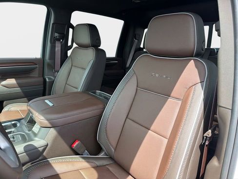 New 2026 GMC Sierra 2500 Denali w/ Denali Reserve Package AWD/4WD image 18