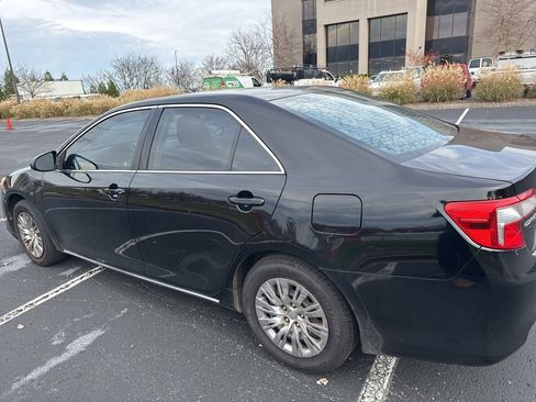 Used 2013 Toyota Camry LE image 4